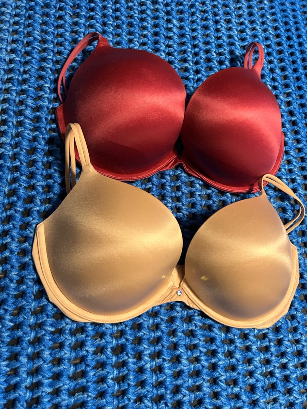 Victoria's Secret Red and Nude Smooth T-Shirt Bras Duo